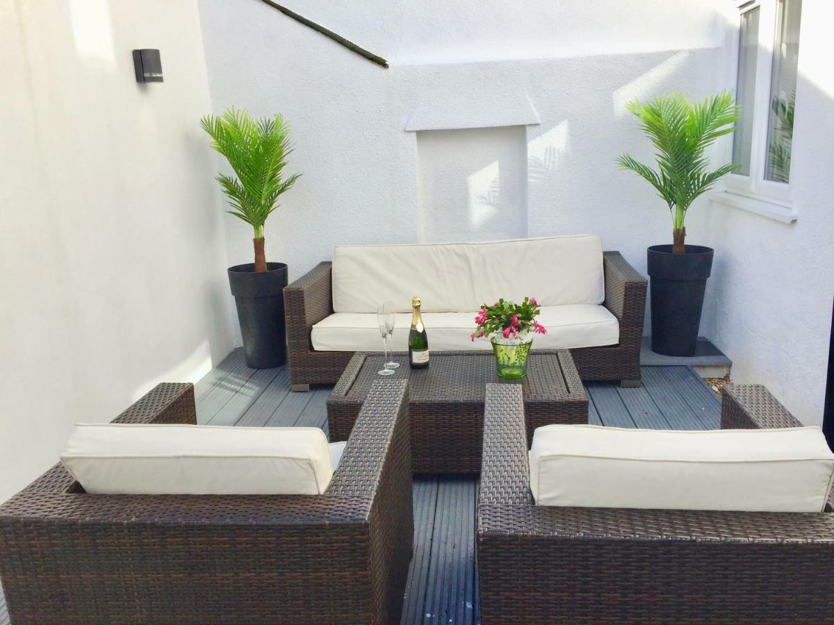 Stylish Town Centre House - 300Mbps, Parking & Sunny Decking Apartment Борнмът Екстериор снимка